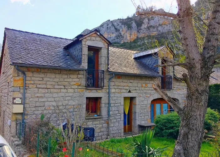 L\'enclos Sainte-Enimie Gorges du Tarn et Causses